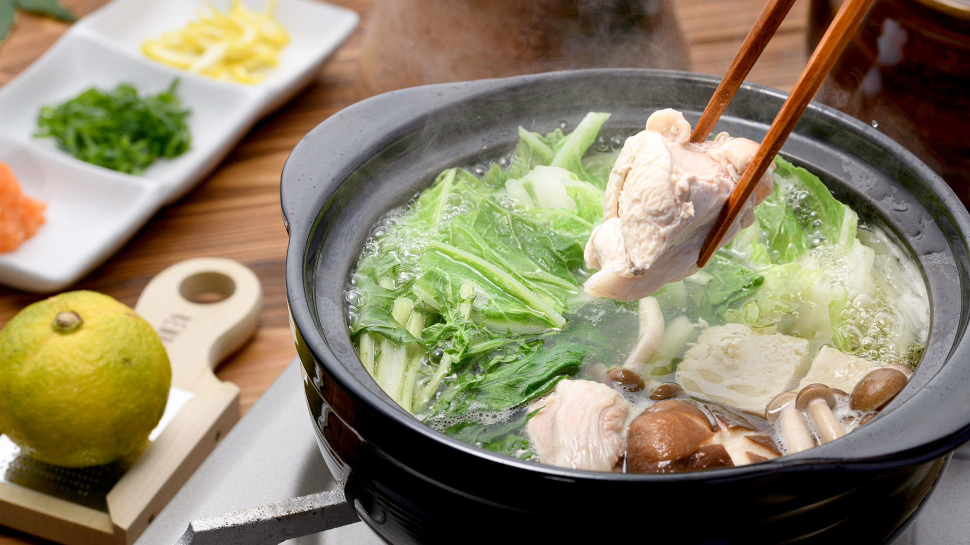 博多名物「鶏肉の水炊き」