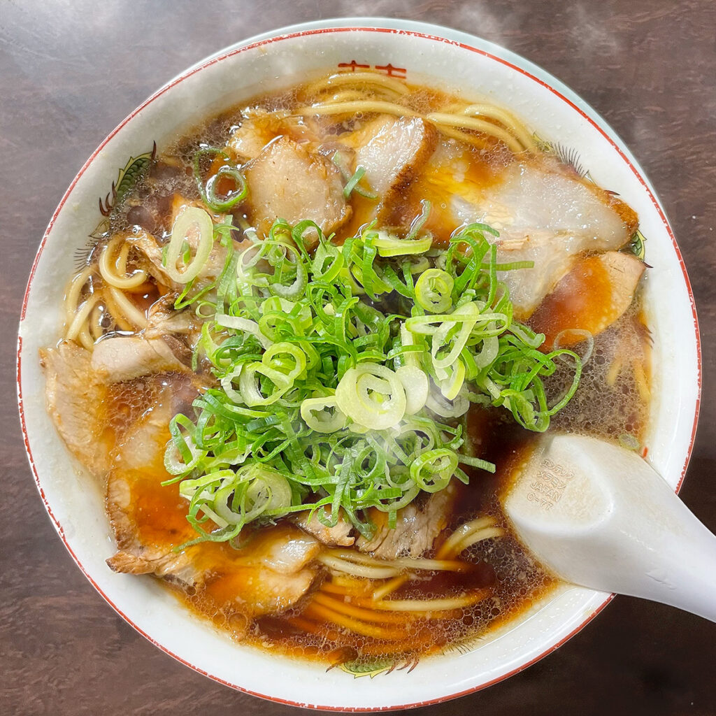 背脂醤油ベースのこってり系「京都ラーメン」