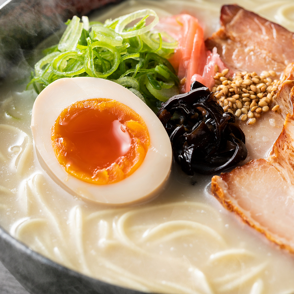 “豚骨ラーメン文化の源流”と言われている「久留米ラーメン」のイメージ