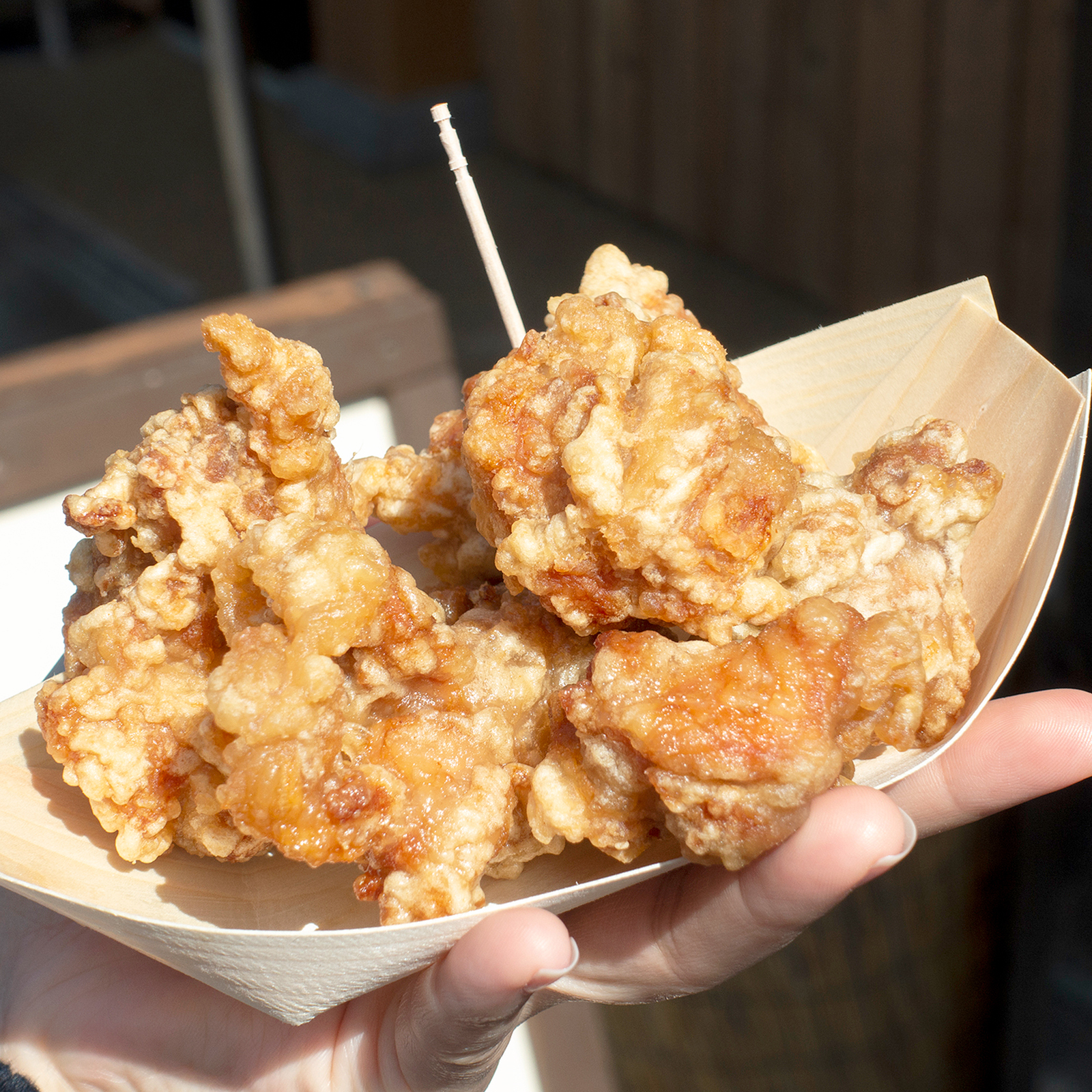 現地で食べるB級グルメのイメージ