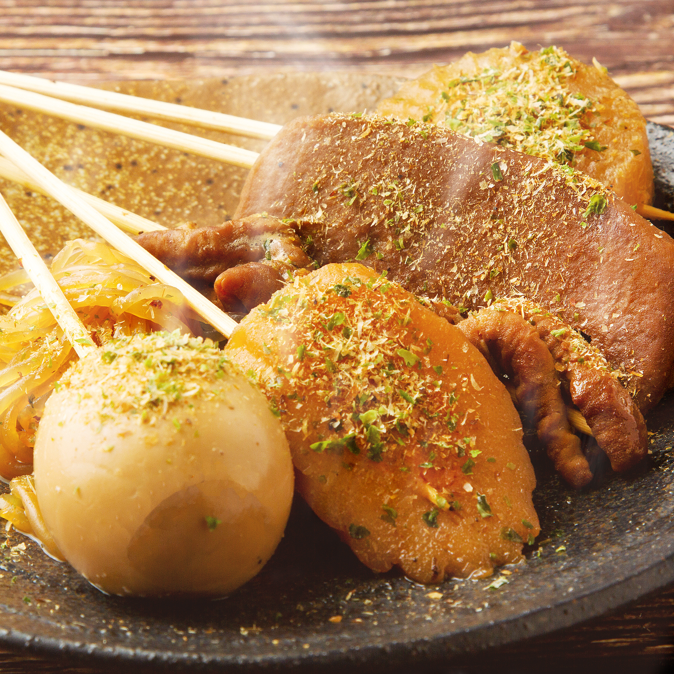 だし粉の香りがふわりと広がる“町の味”「静岡おでん」のイメージ